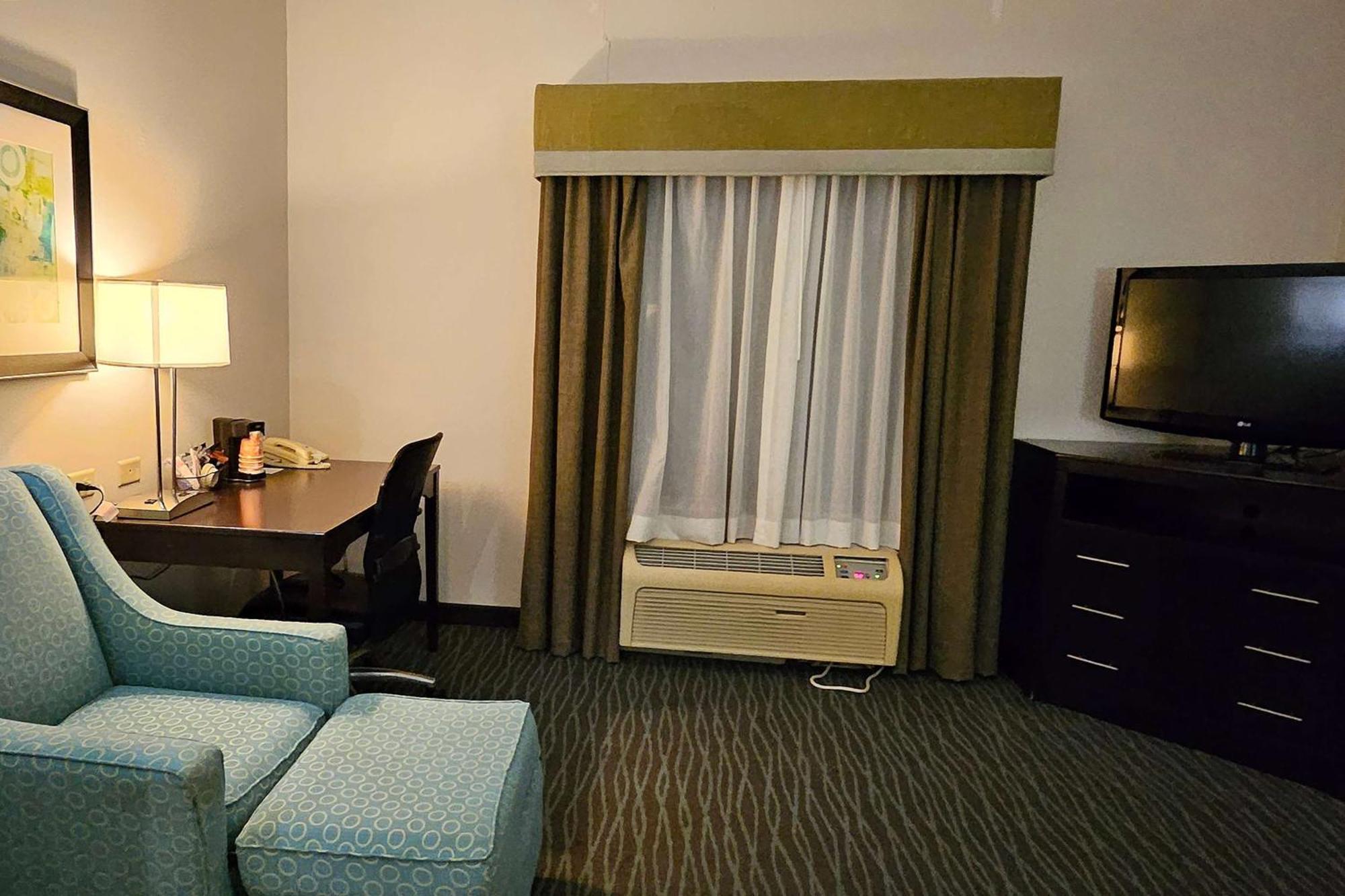 Hotel Western Red River 3*